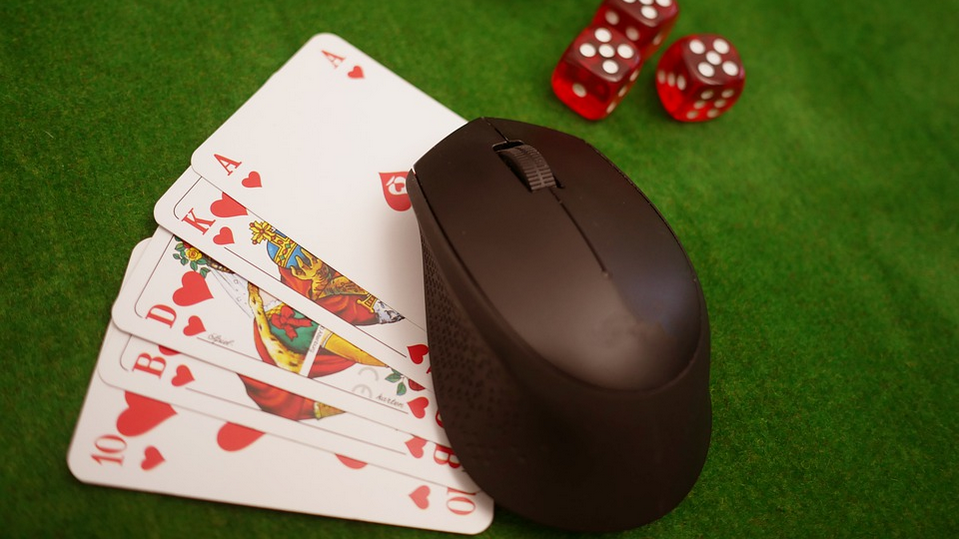 playing on online casino